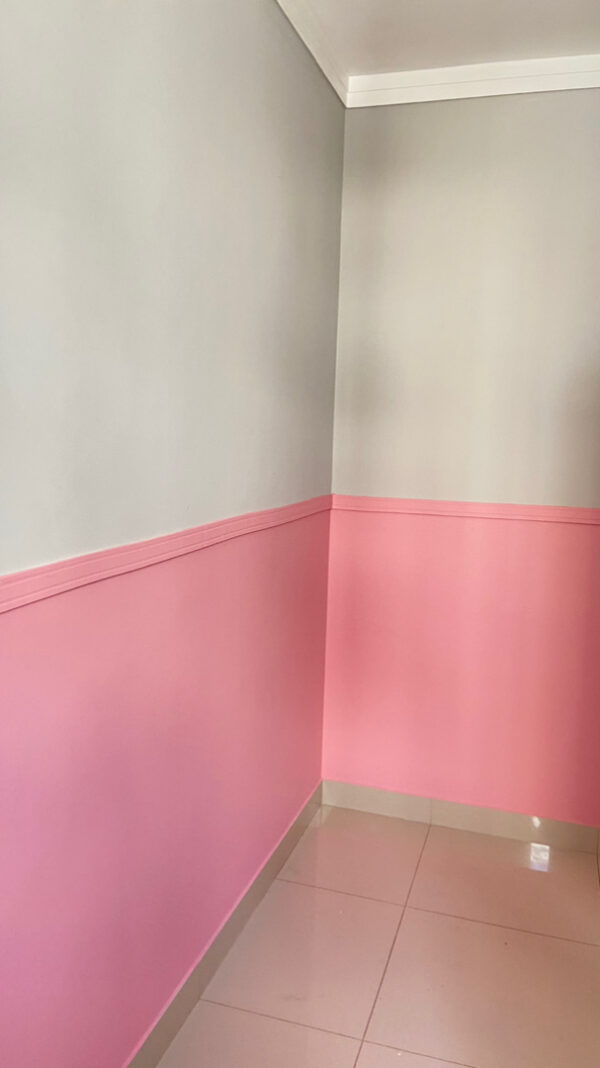 Rodapé Moldura Autocolante Flexível 5cm Boiserie 5 mts Rosa - Image 3